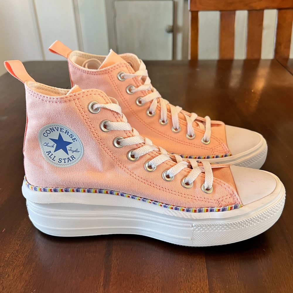 Girls Platform High Top Converse Allstar.  Pink/White Size 6Y or 7.5-8 womens